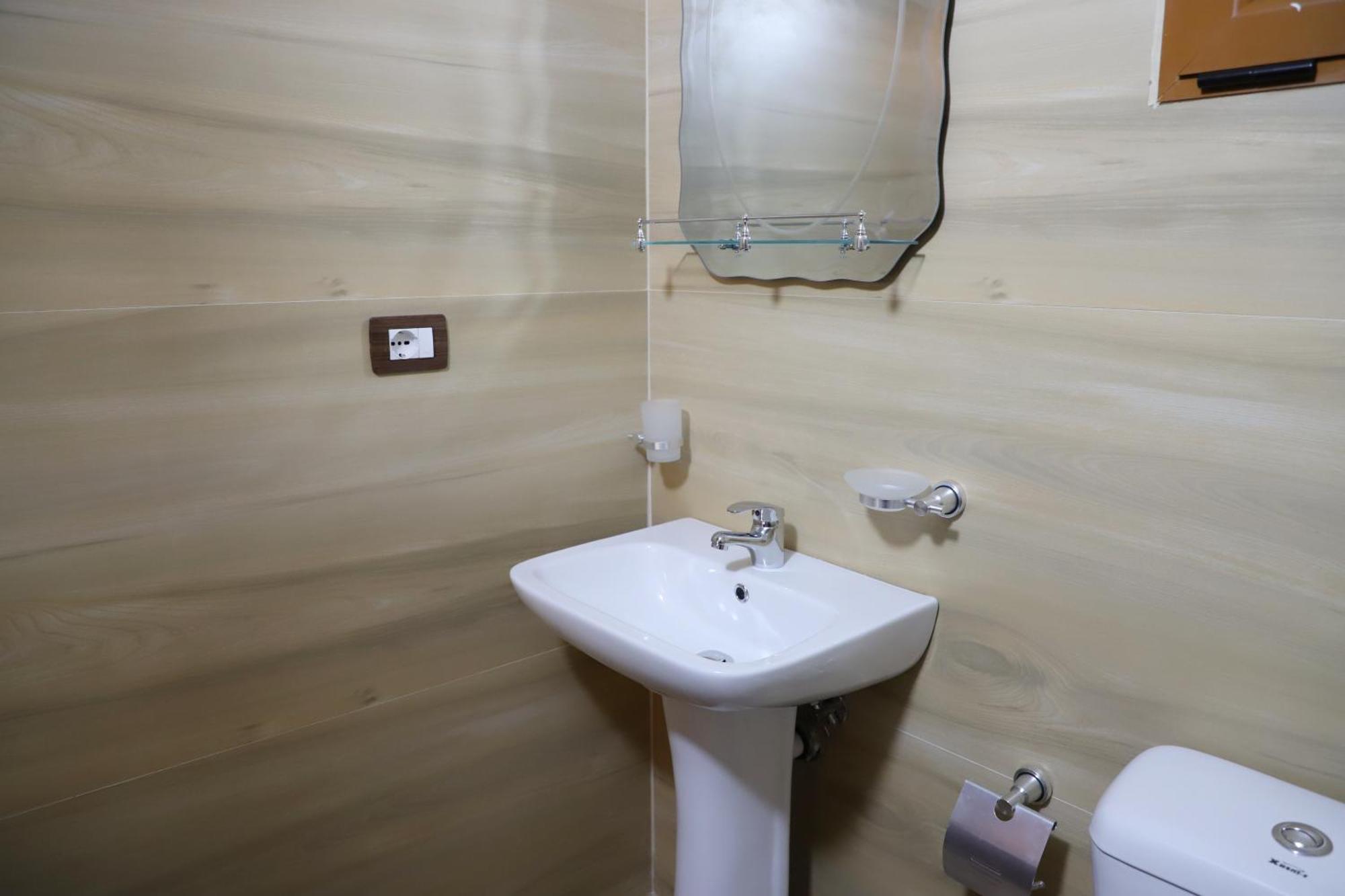 Bujtina Musta Guest House Берат Екстериор снимка