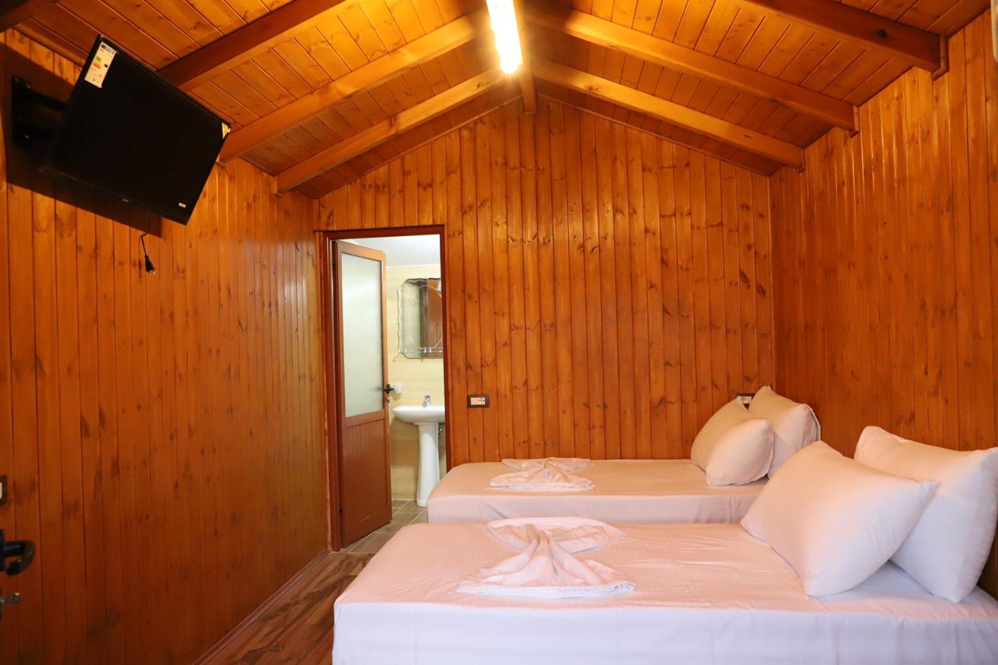 Bujtina Musta Guest House Берат Екстериор снимка