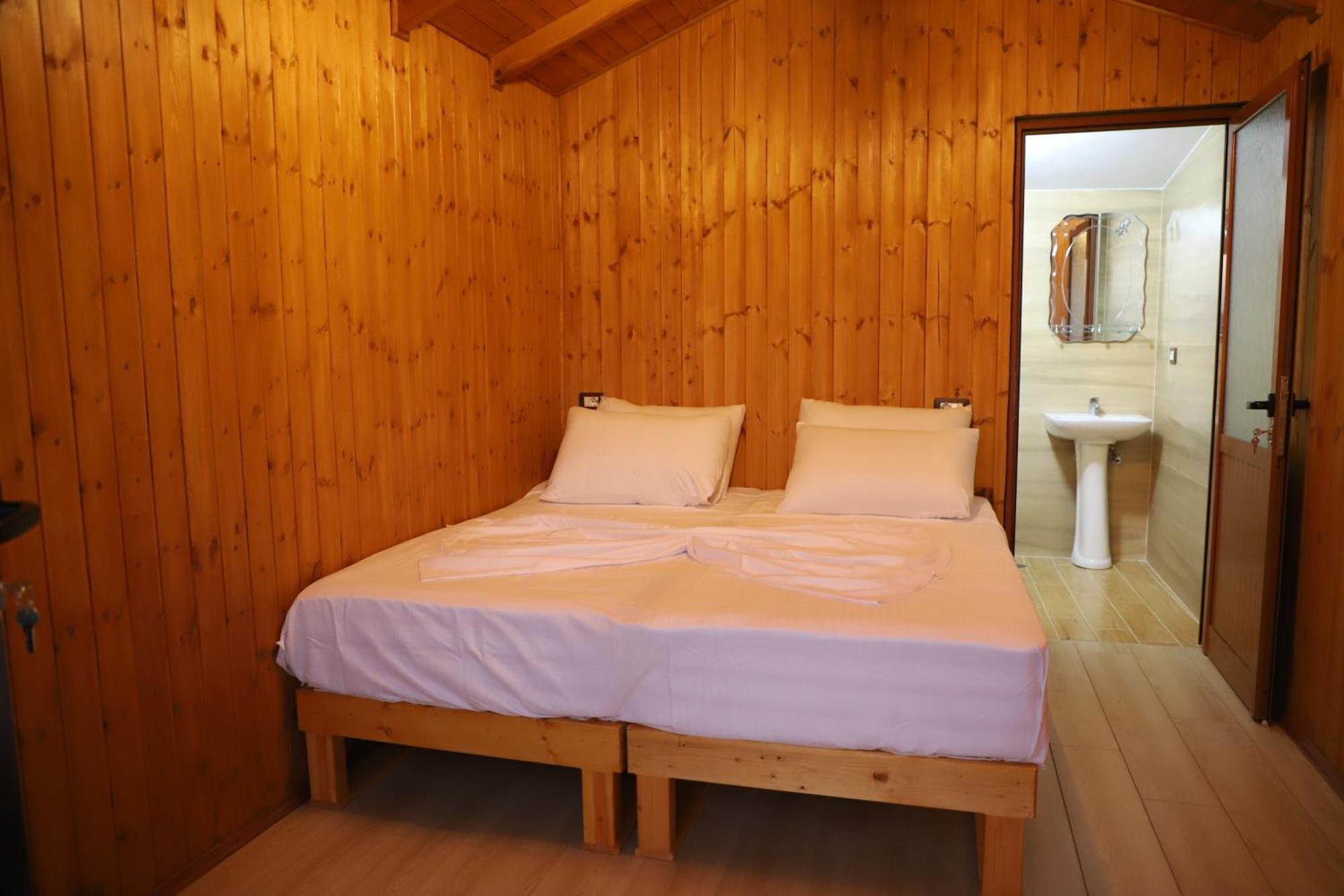 Bujtina Musta Guest House Берат Екстериор снимка
